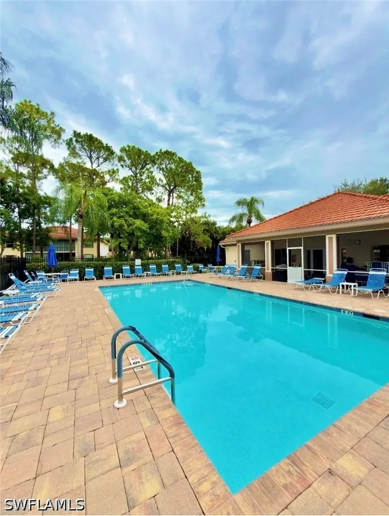 517 Robin Hood Circle Naples FL 34104