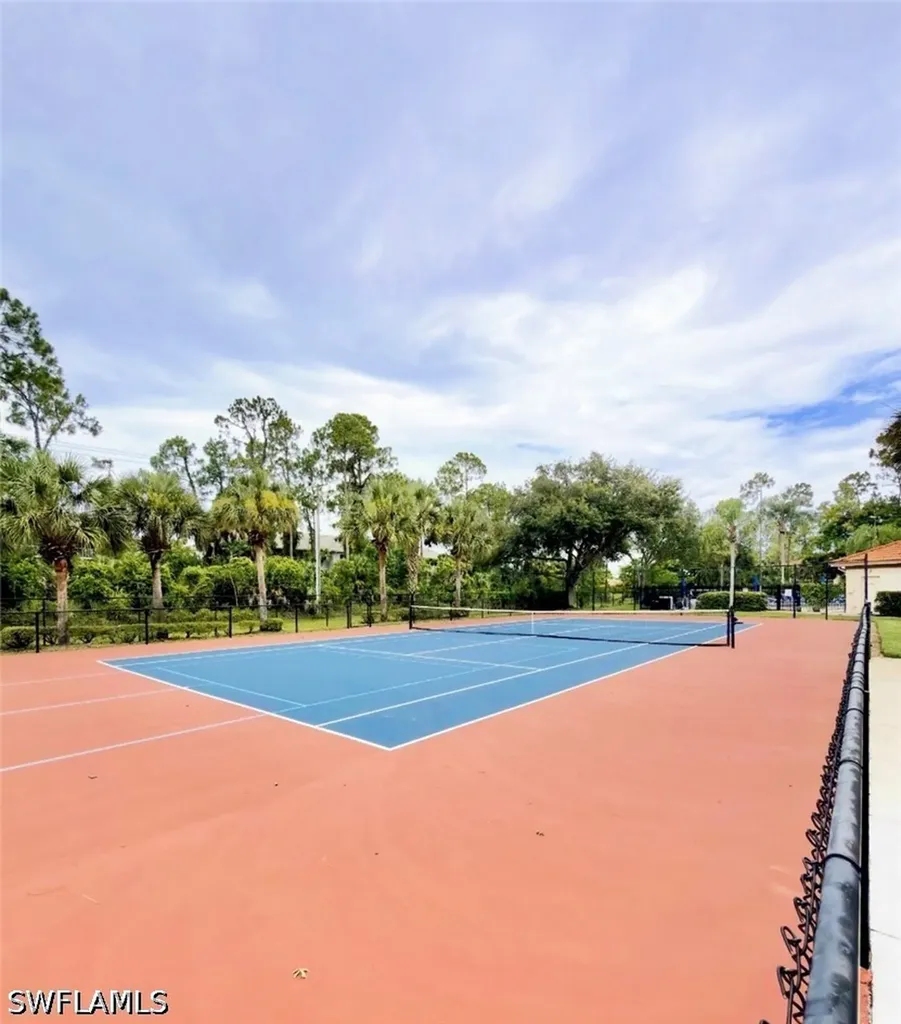 517 Robin Hood Circle Naples FL 34104