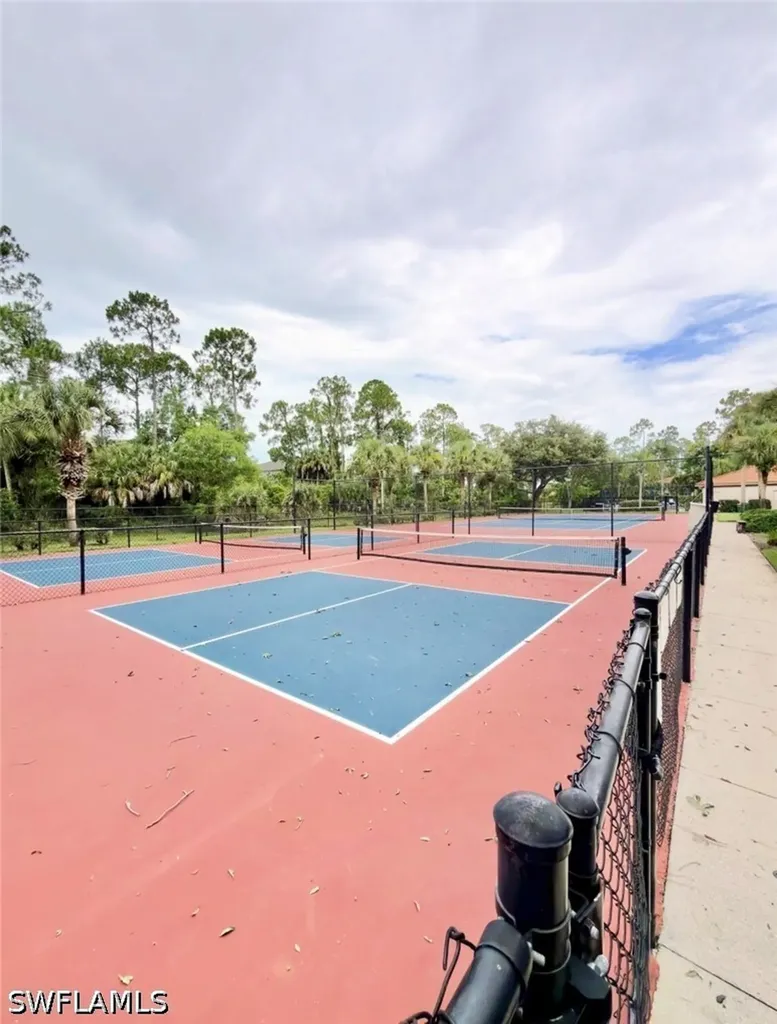 517 Robin Hood Circle Naples FL 34104