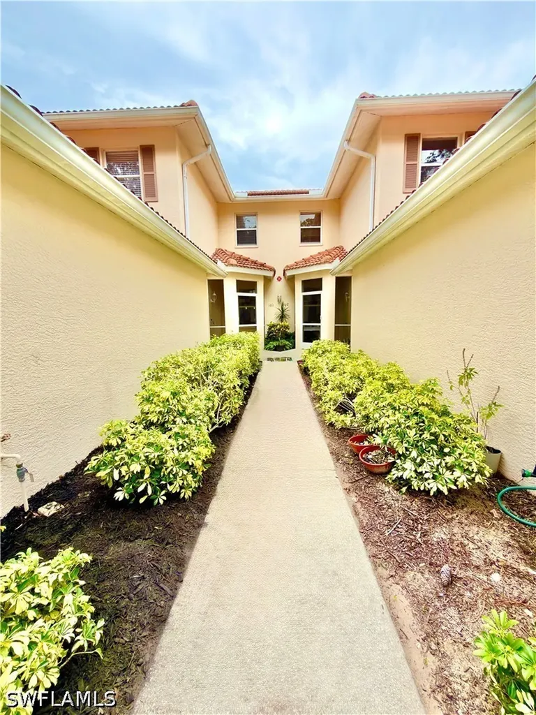 517 Robin Hood Circle Naples FL 34104