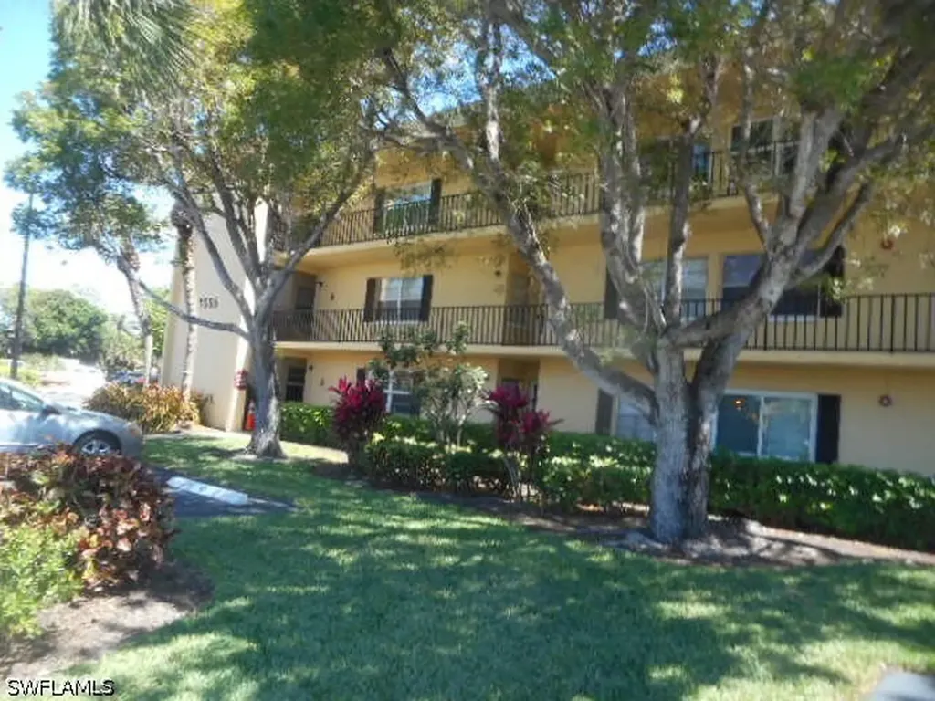 1086 Forest Lakes Drive Naples FL 34105