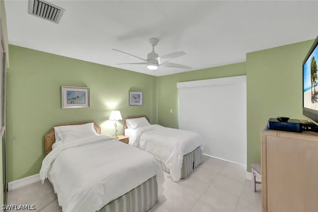 202 Bears Paw Trail Naples FL 34105