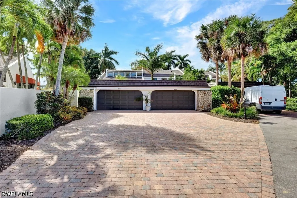 202 Bears Paw Trail Naples FL 34105