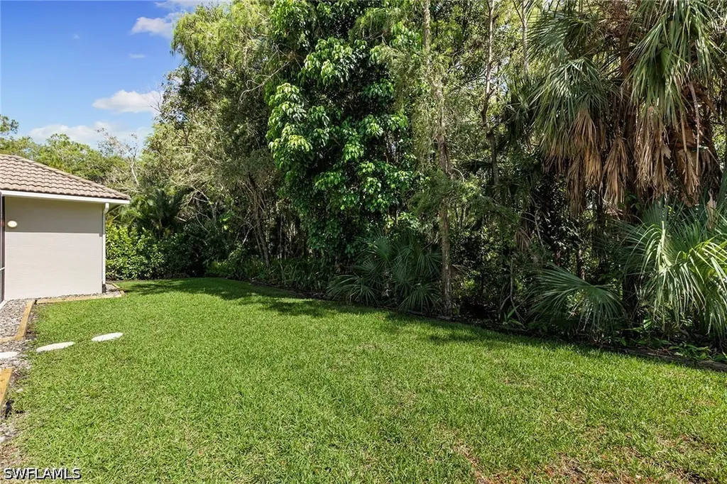6821 Wellington Drive Naples FL 34109