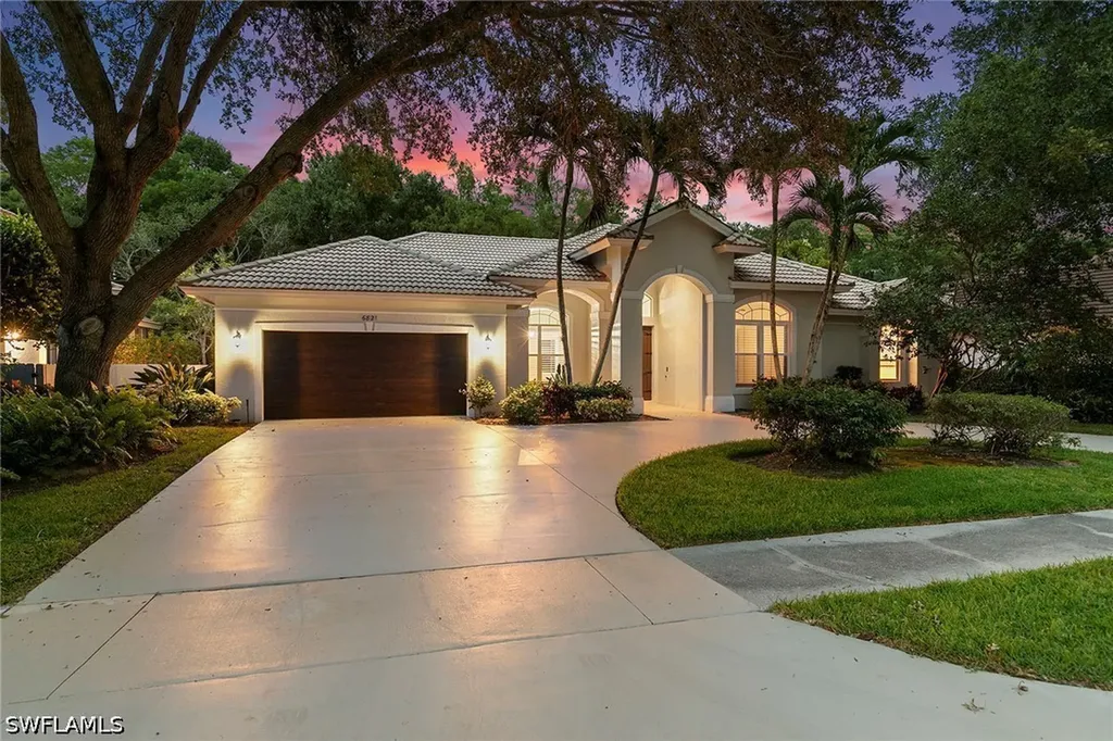 6821 Wellington Drive Naples FL 34109