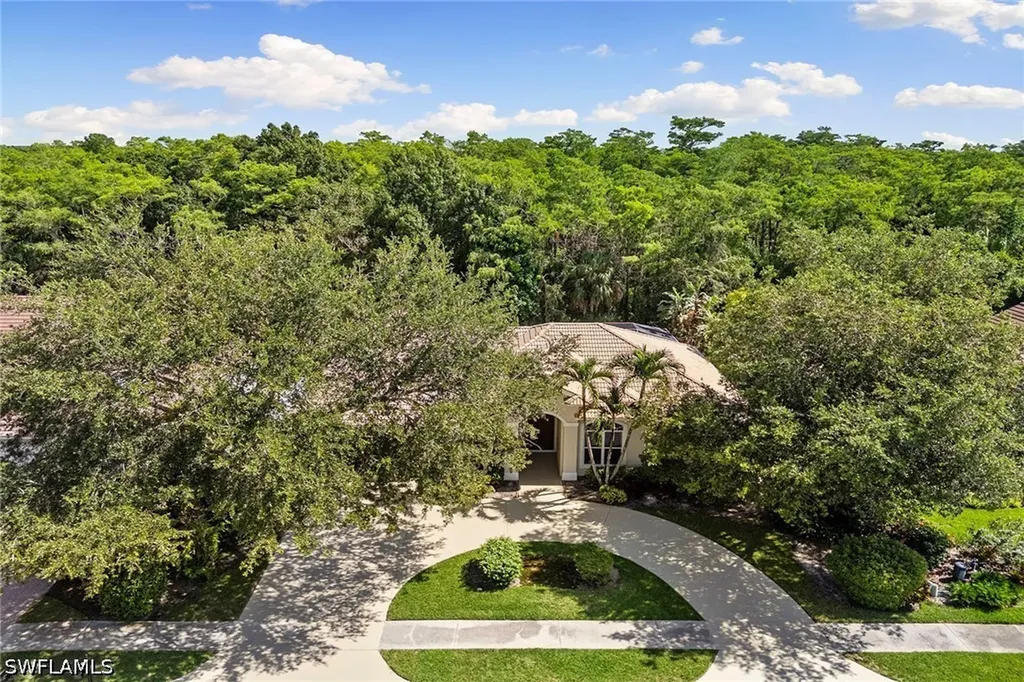 6821 Wellington Drive Naples FL 34109