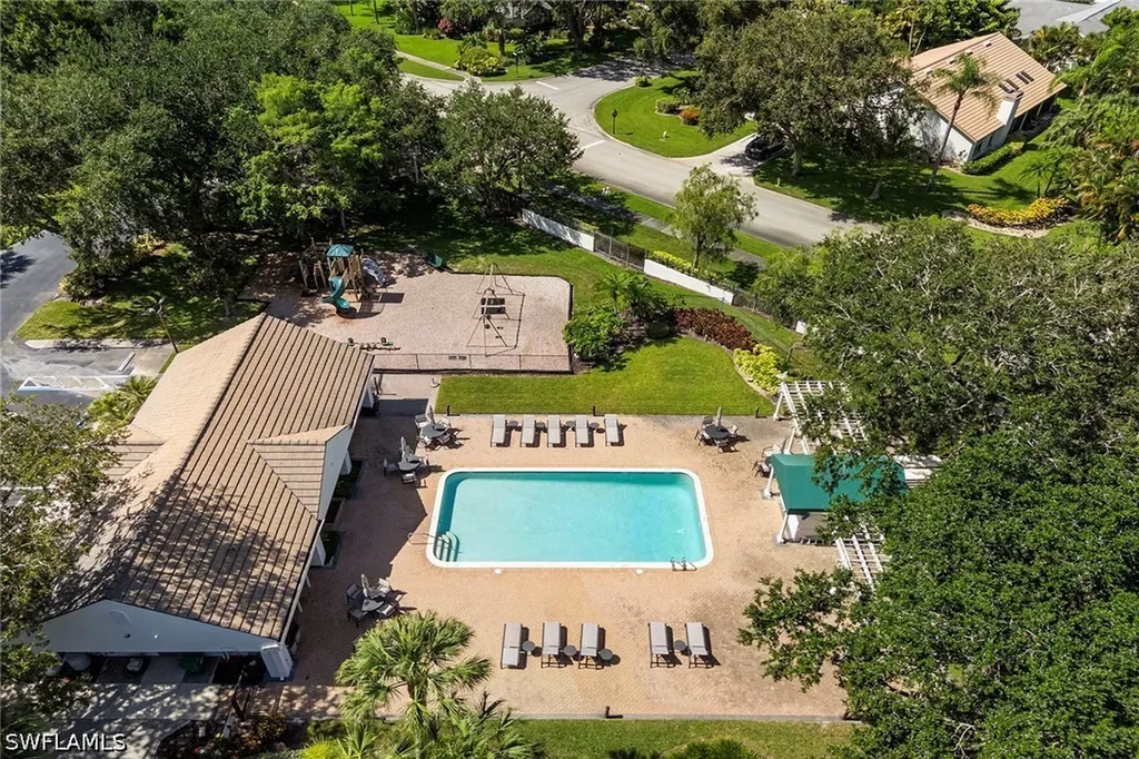 6821 Wellington Drive Naples FL 34109