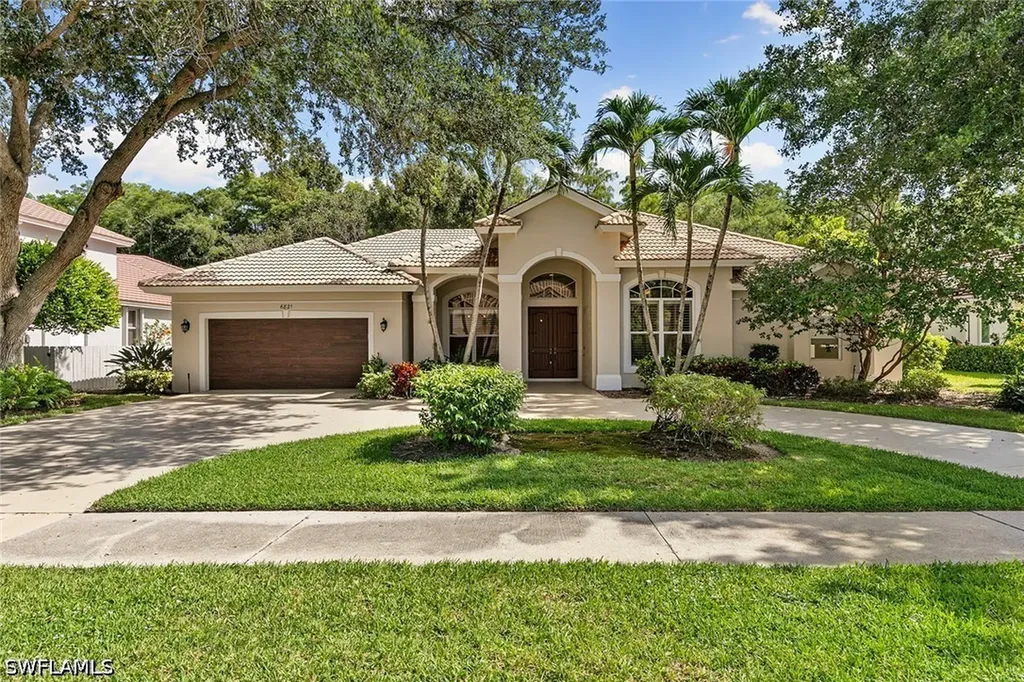 6821 Wellington Drive Naples FL 34109