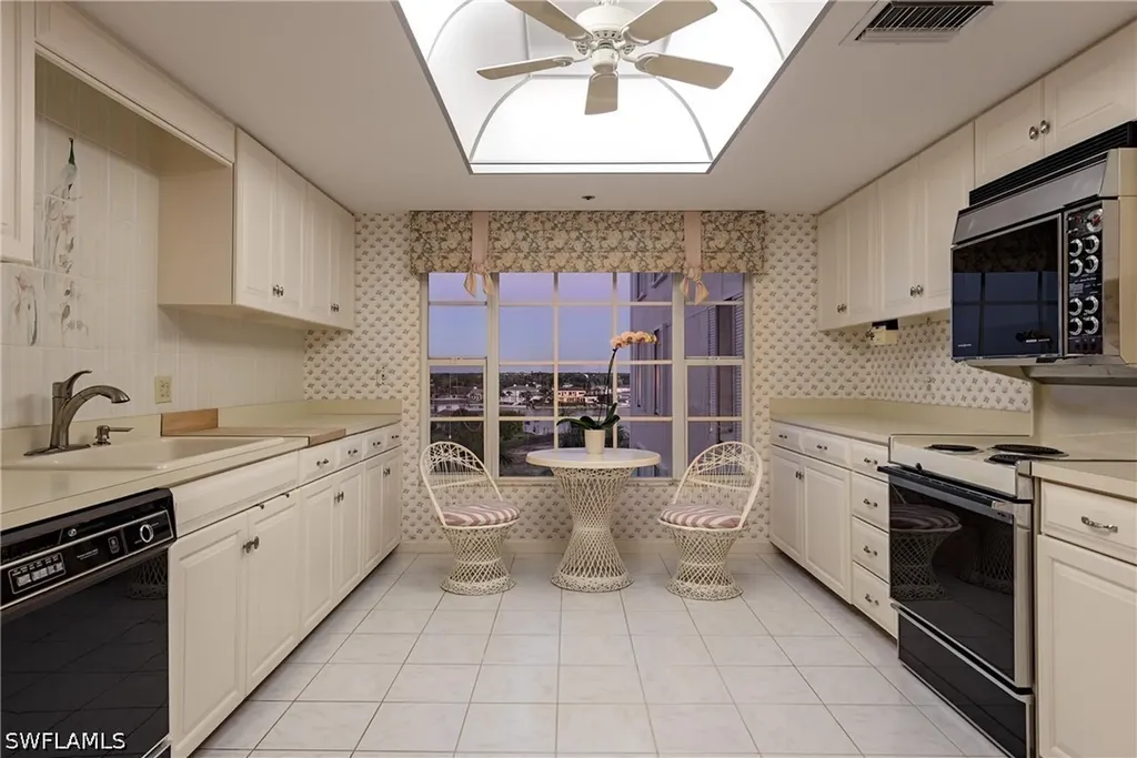 3377 Gulf Shore Boulevard N Naples FL 34103
