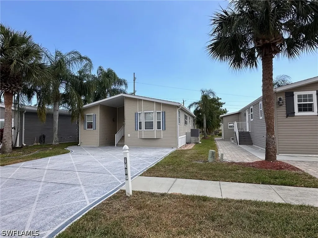 1307 Silver Lakes Boulevard Naples FL 34114