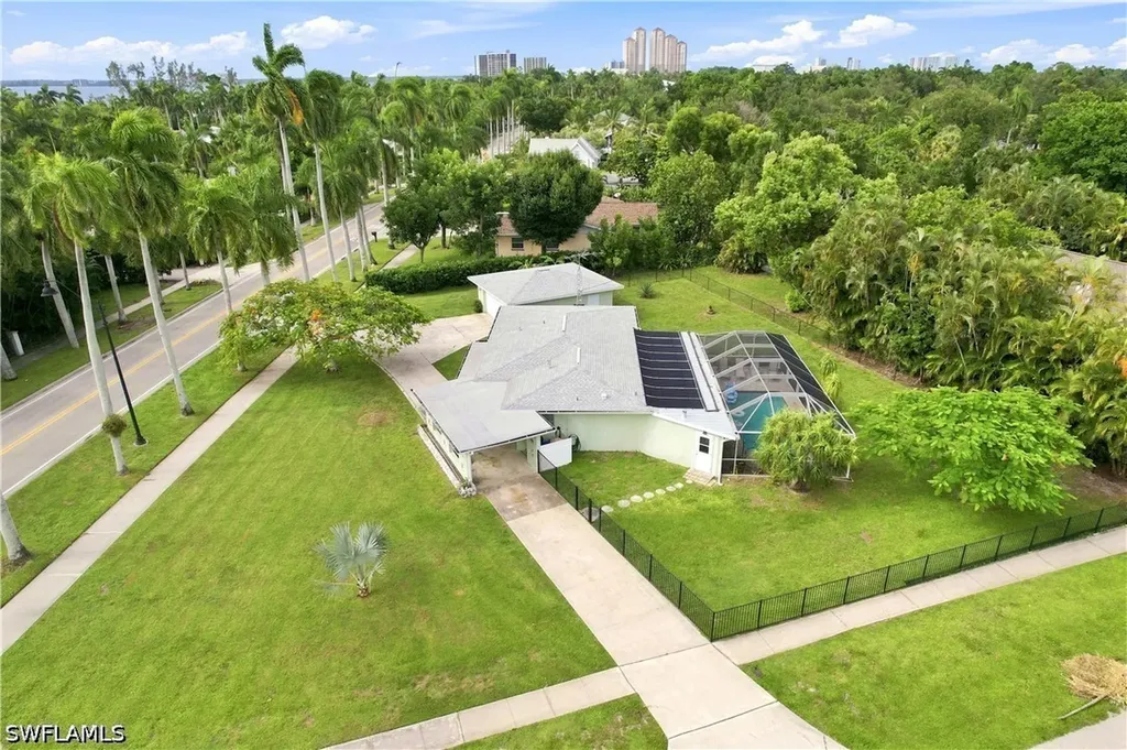 2741 Mcgregor Boulevard Fort Myers FL 33901