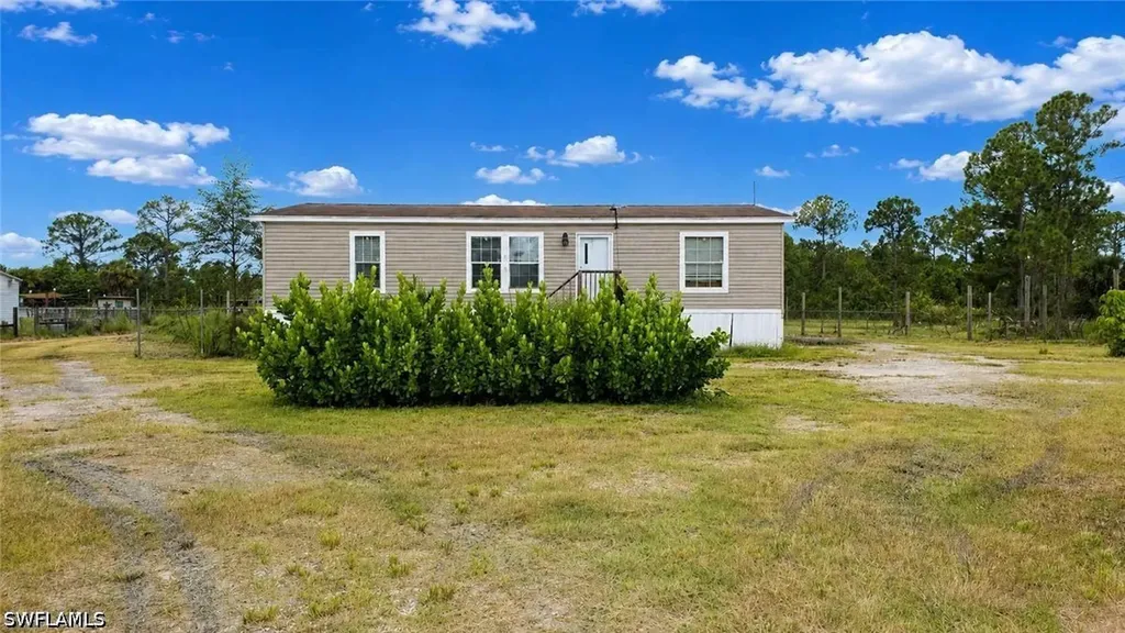 612 Hunting Club Avenue Clewiston FL 33440