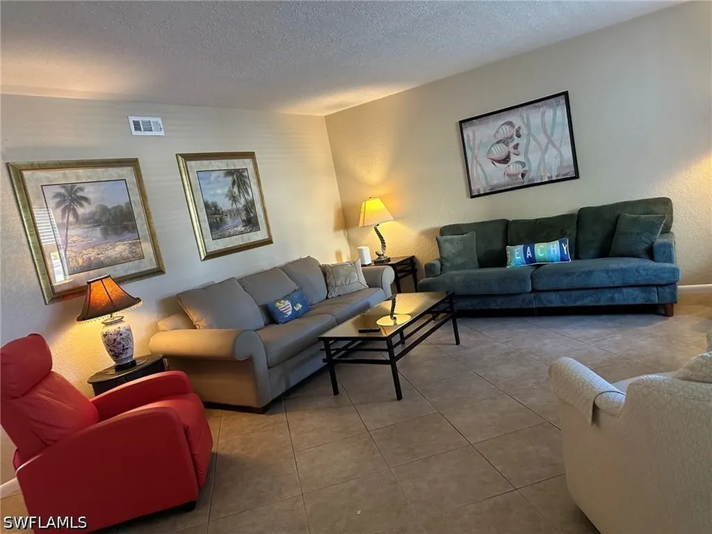 4633 Bayshore Drive Naples FL 34112