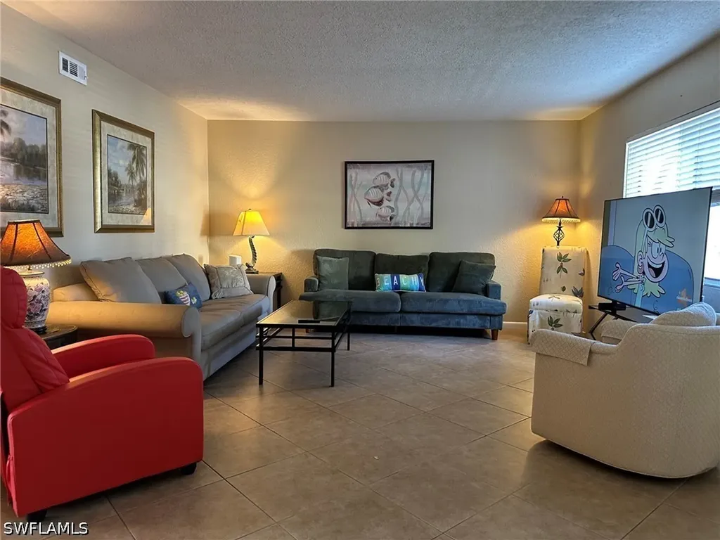 4633 Bayshore Drive Naples FL 34112