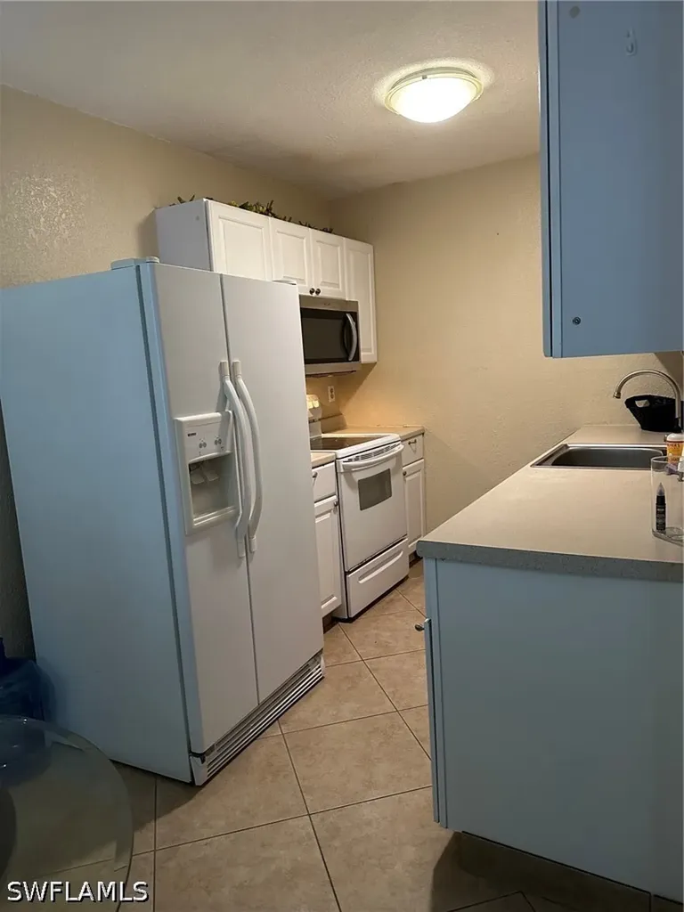 4633 Bayshore Drive Naples FL 34112