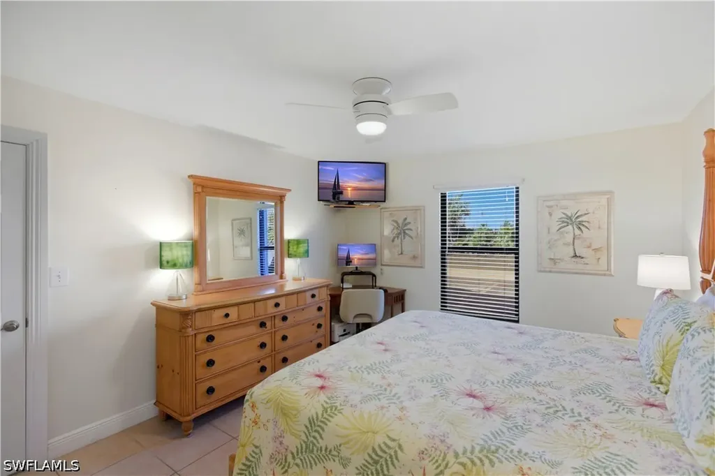 600 Neapolitan Way Naples FL 34103