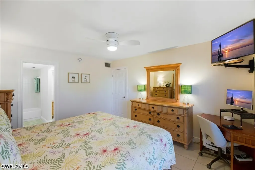 600 Neapolitan Way Naples FL 34103