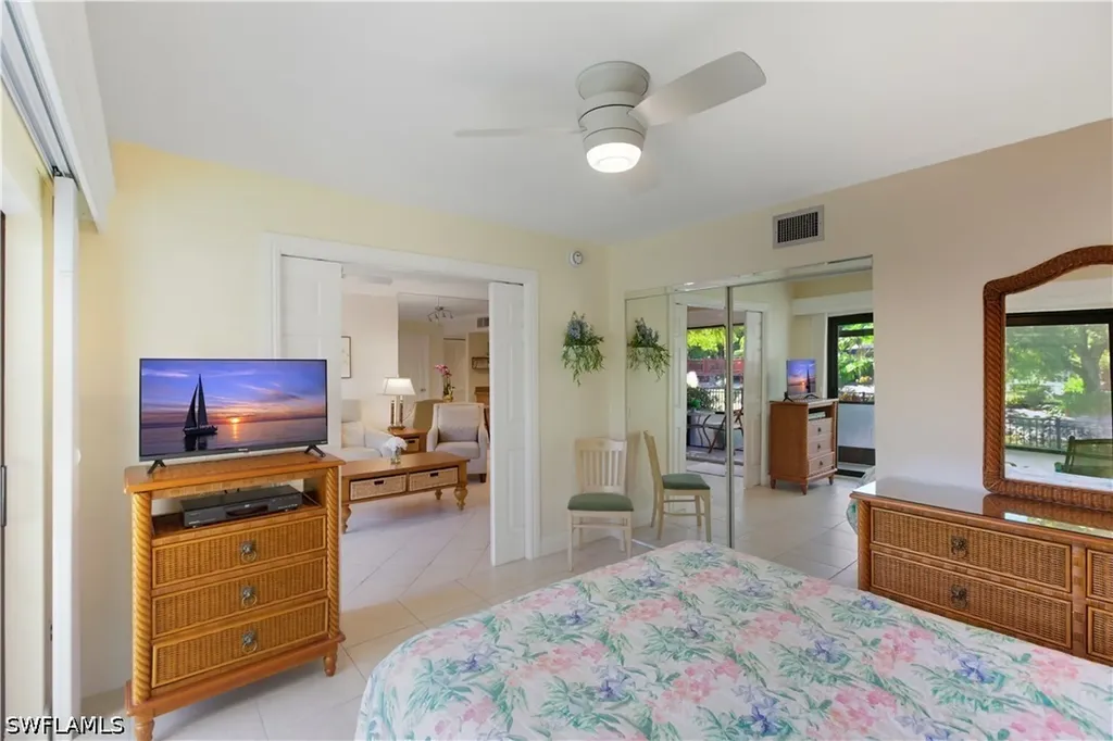 600 Neapolitan Way Naples FL 34103