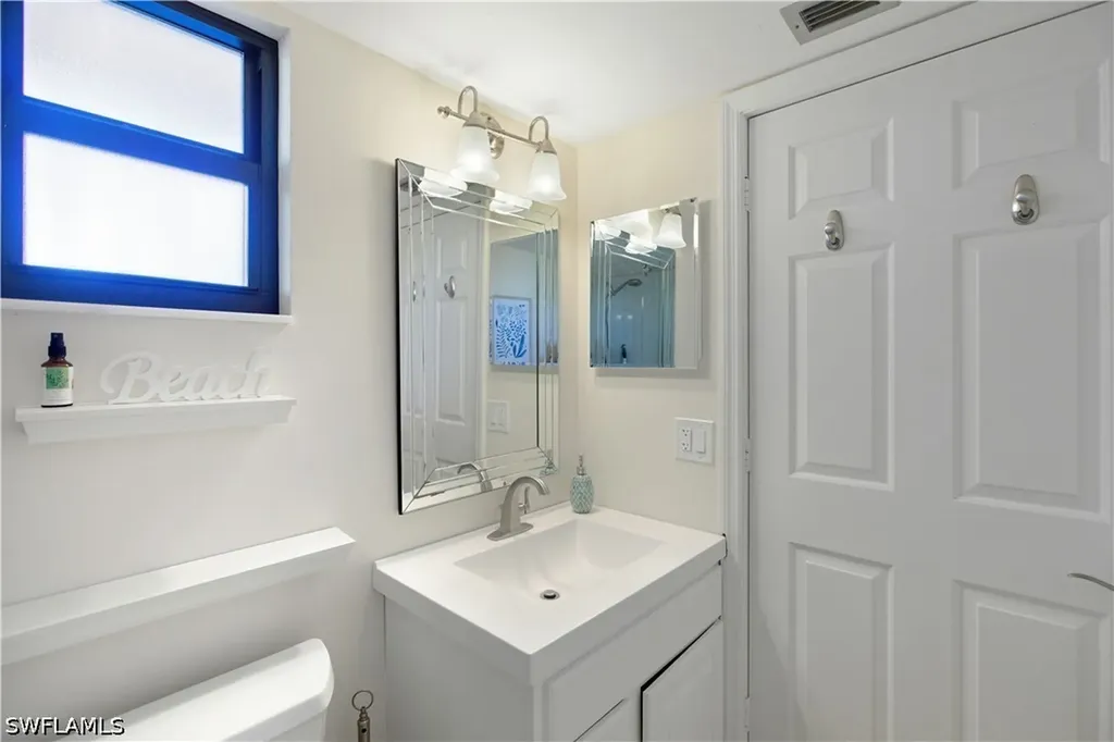 600 Neapolitan Way Naples FL 34103
