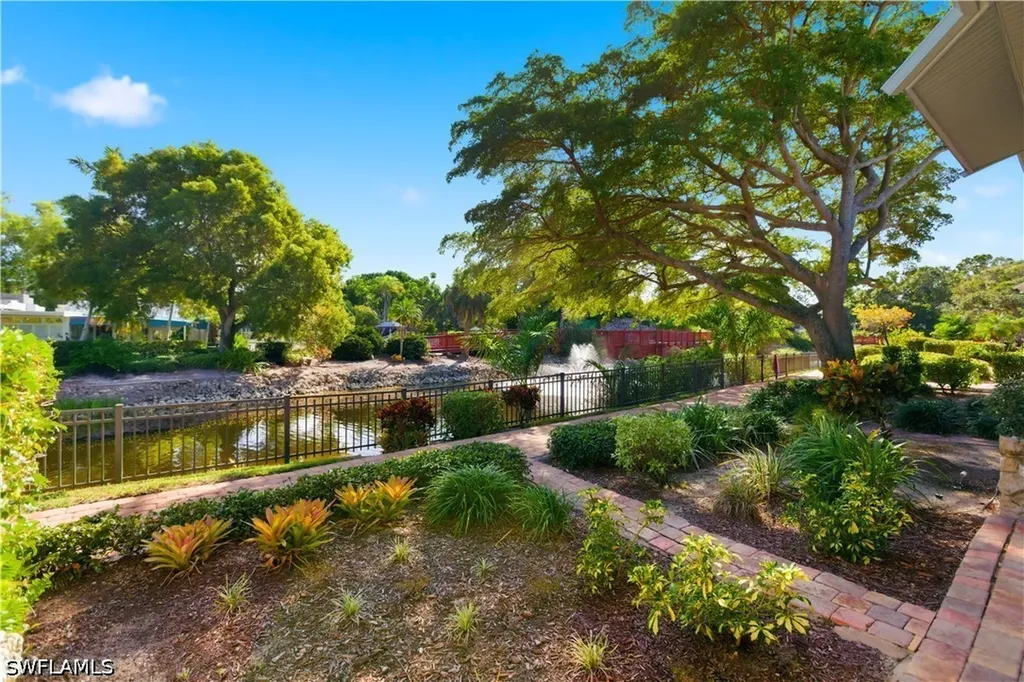 600 Neapolitan Way Naples FL 34103