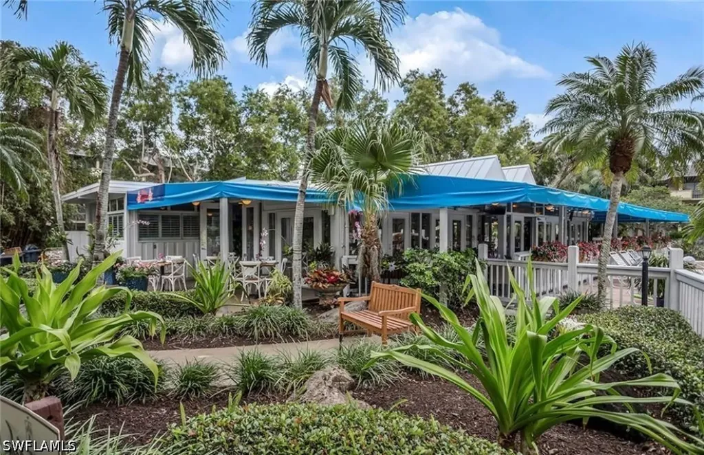 600 Neapolitan Way Naples FL 34103
