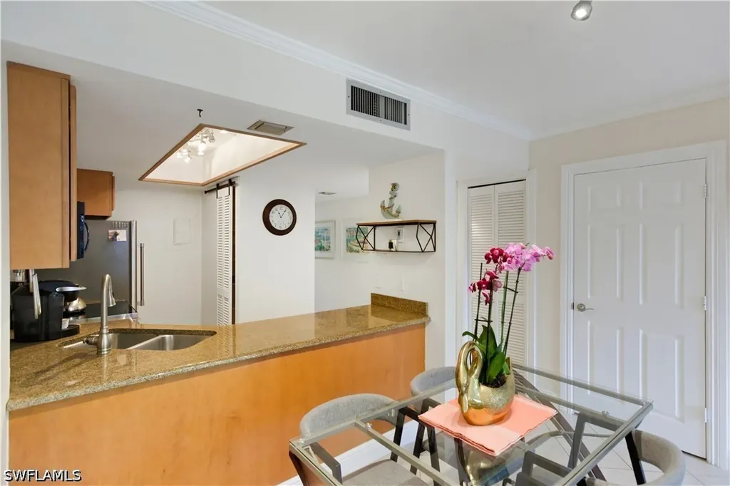 600 Neapolitan Way Naples FL 34103