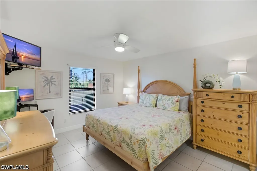 600 Neapolitan Way Naples FL 34103