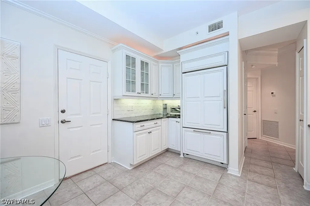 900 L Ambiance Circle Naples FL 34108