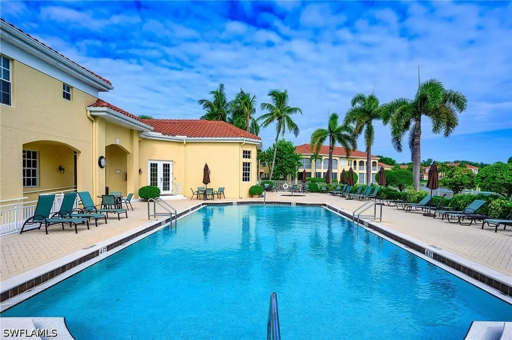 900 L Ambiance Circle Naples FL 34108