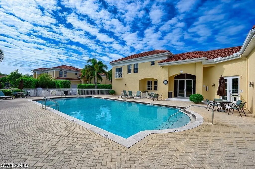 900 L Ambiance Circle Naples FL 34108