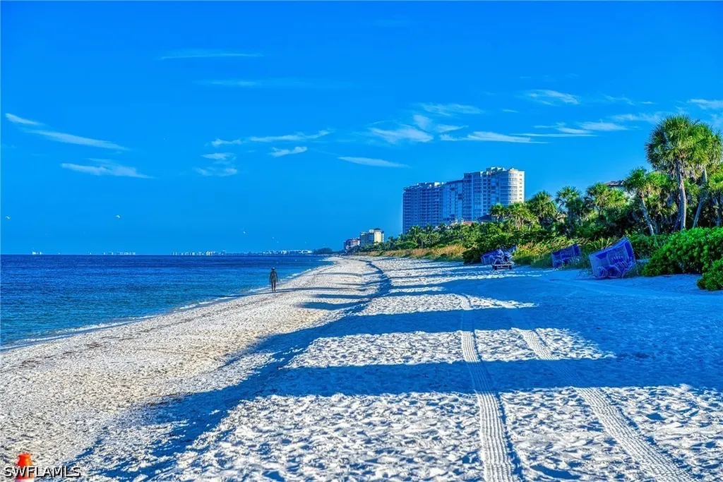 900 L Ambiance Circle Naples FL 34108