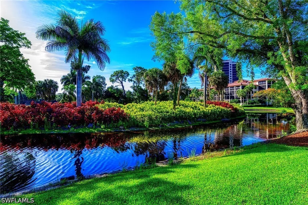 900 L Ambiance Circle Naples FL 34108
