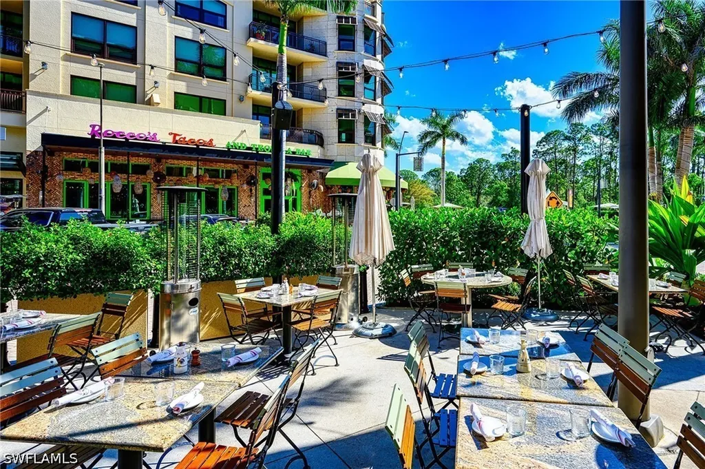 900 L Ambiance Circle Naples FL 34108