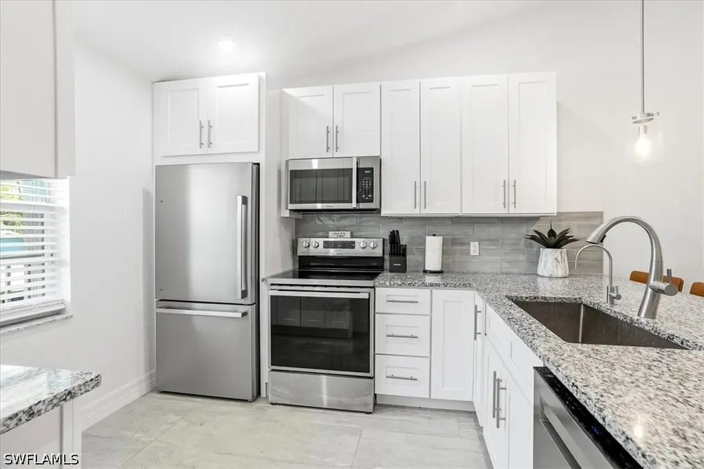 1714 Kings Lake Boulevard Naples FL 34112