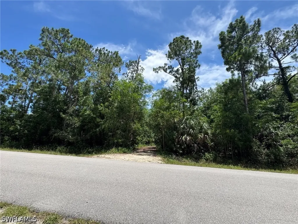 930 24th Avenue NE Naples FL 34120