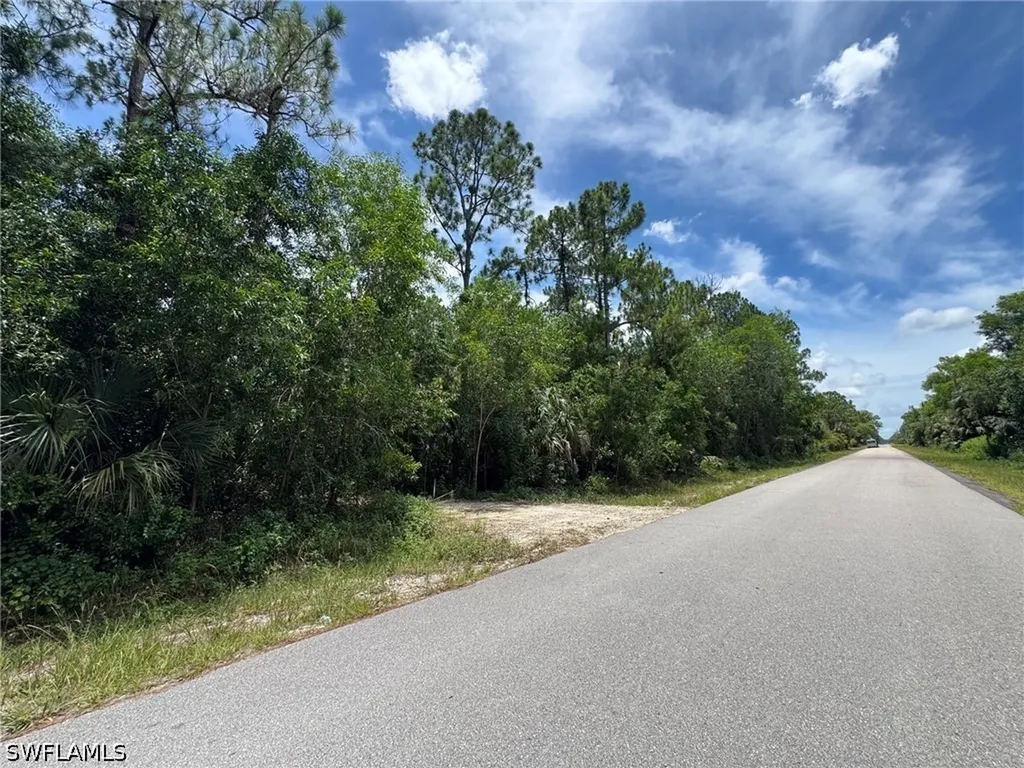 930 24th Avenue NE Naples FL 34120