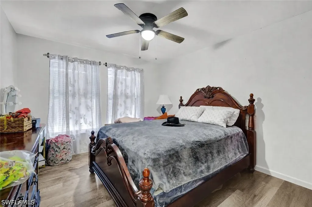227-225 Cape Coral Parkway E Cape Coral FL 33904