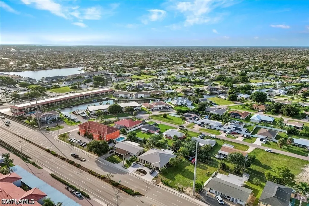 227-225 Cape Coral Parkway E Cape Coral FL 33904
