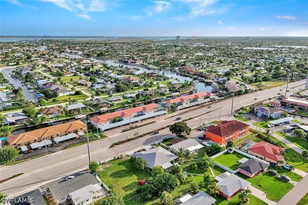 227-225 Cape Coral Parkway E Cape Coral FL 33904