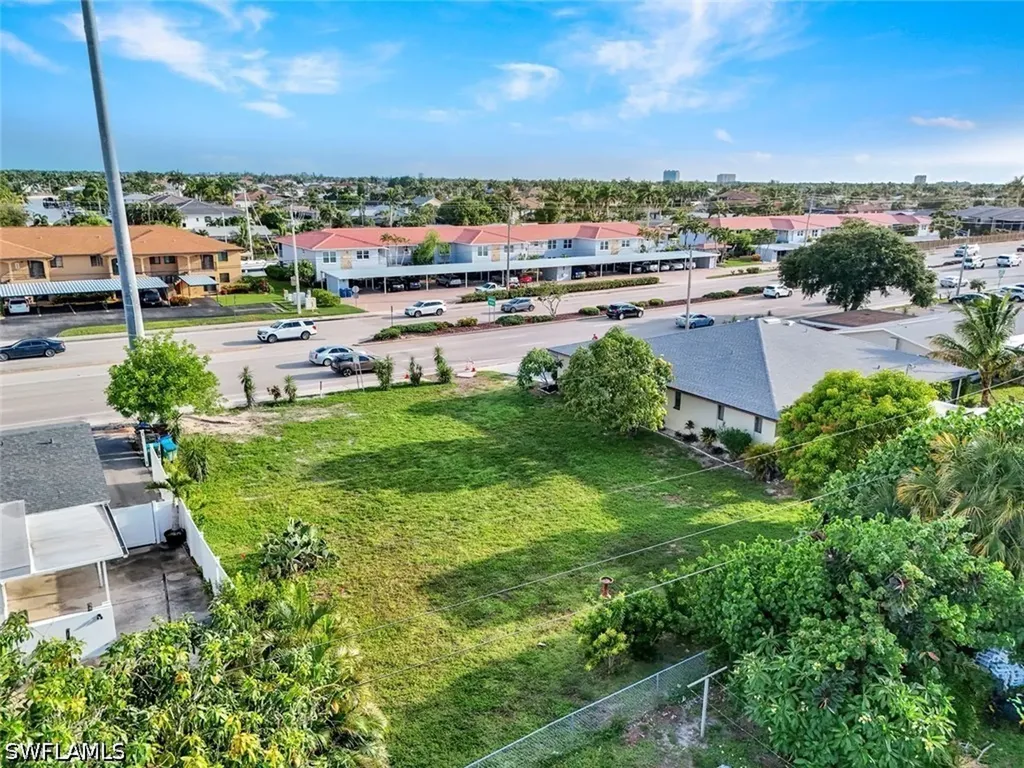 227-225 Cape Coral Parkway E Cape Coral FL 33904