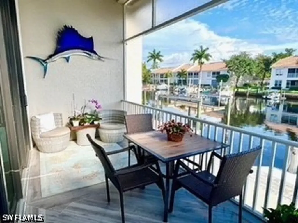 187 Eveningstar Cay Naples FL 34114