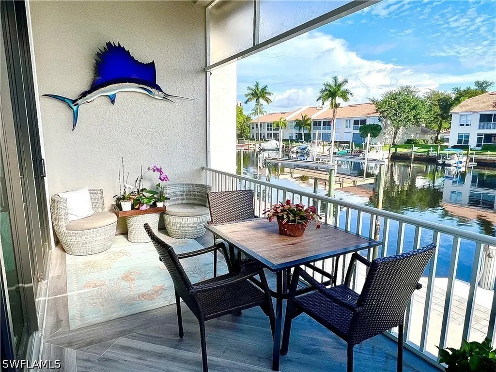 187 Eveningstar Cay Naples FL 34114