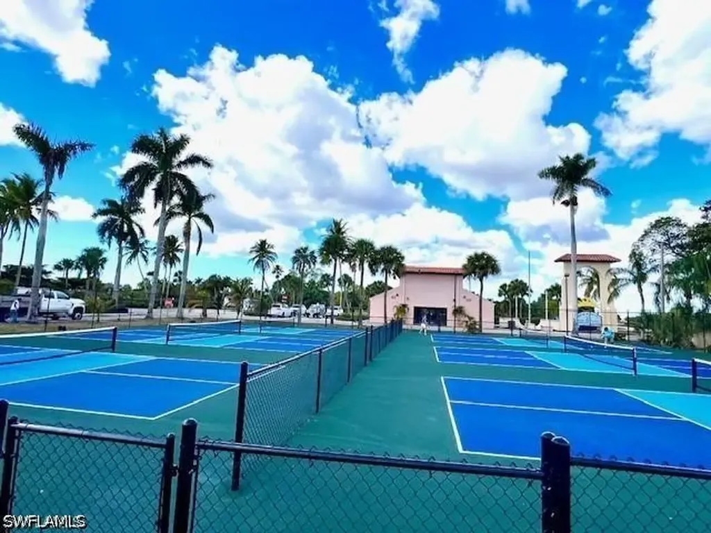 187 Eveningstar Cay Naples FL 34114