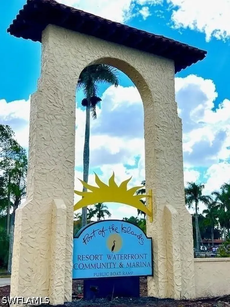 187 Eveningstar Cay Naples FL 34114