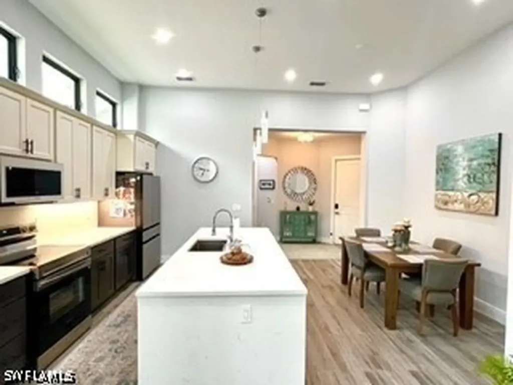 187 Eveningstar Cay Naples FL 34114