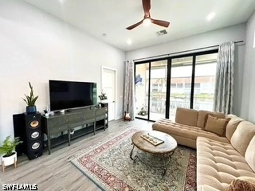 187 Eveningstar Cay Naples FL 34114