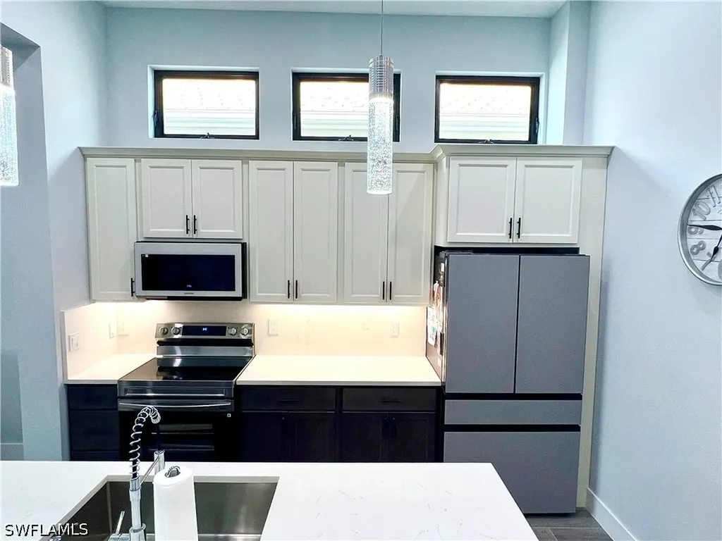 187 Eveningstar Cay Naples FL 34114