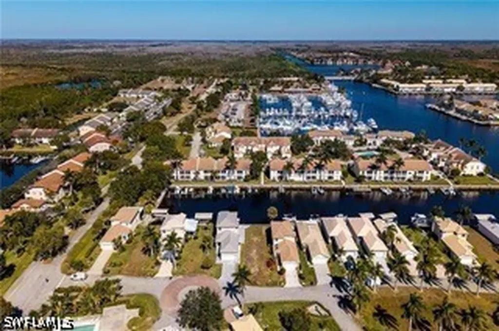187 Eveningstar Cay Naples FL 34114