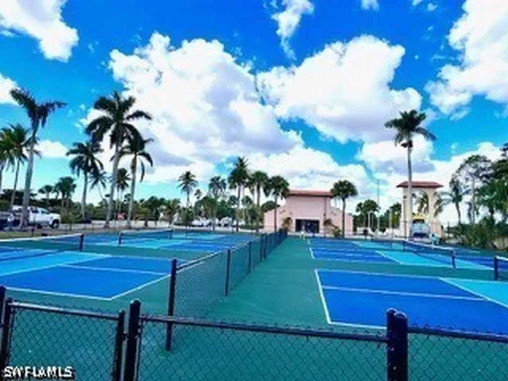 187 Eveningstar Cay Naples FL 34114