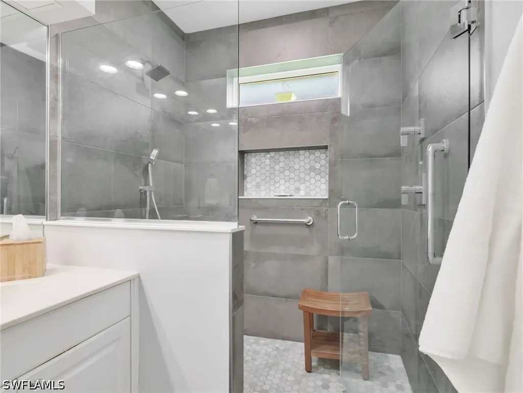 11163 Longshore Way E Naples FL 34119